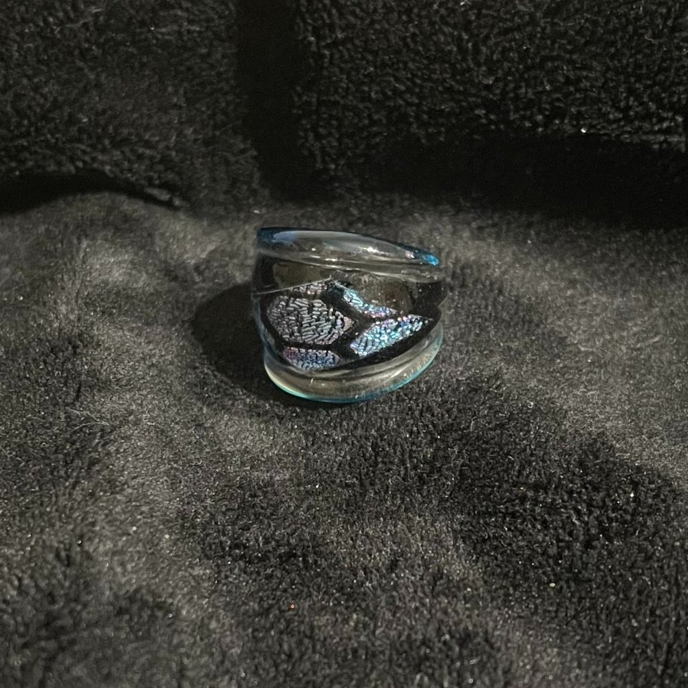 Glass Ring - Picture 3 of 7